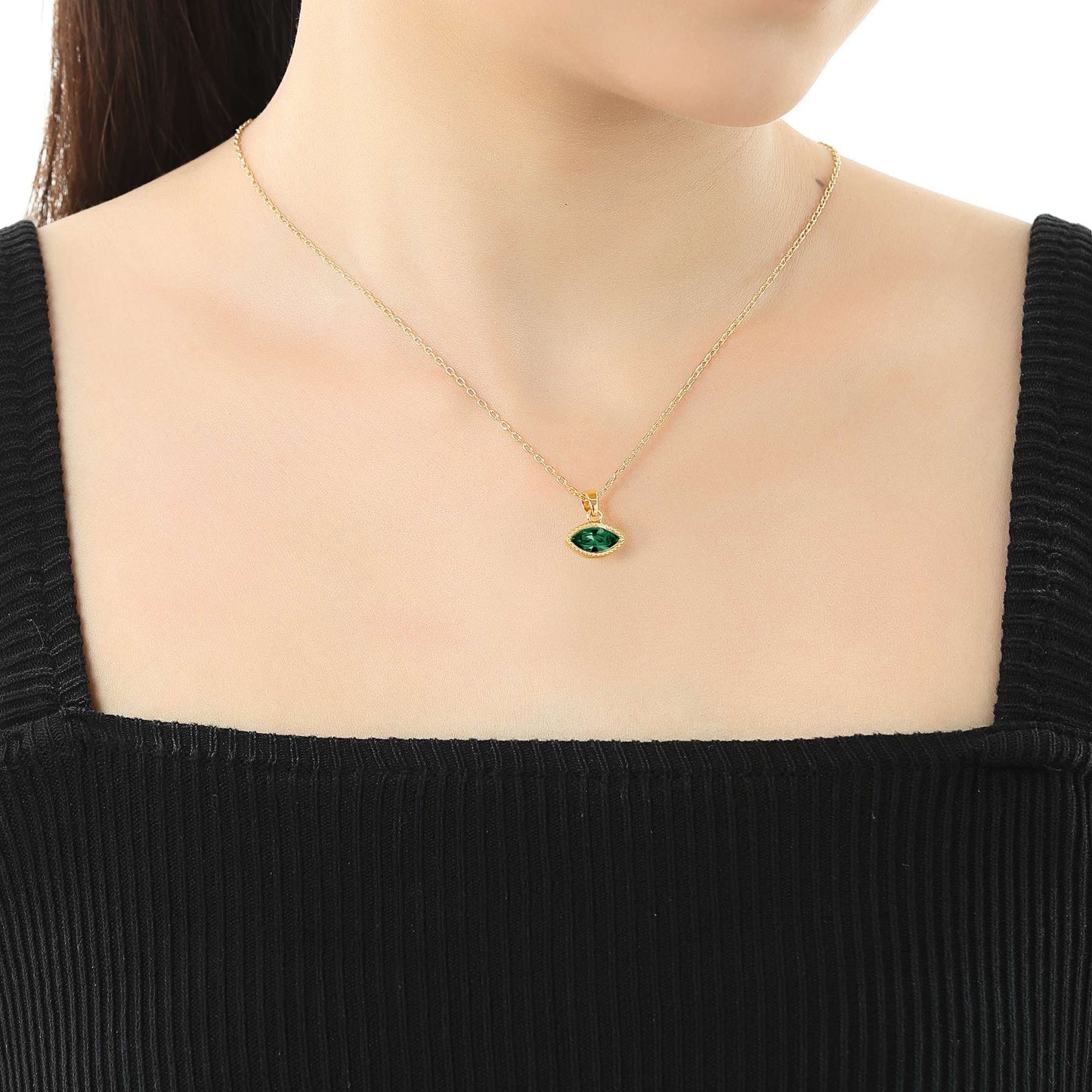 Kette mit Anhänger Navette, gold grün